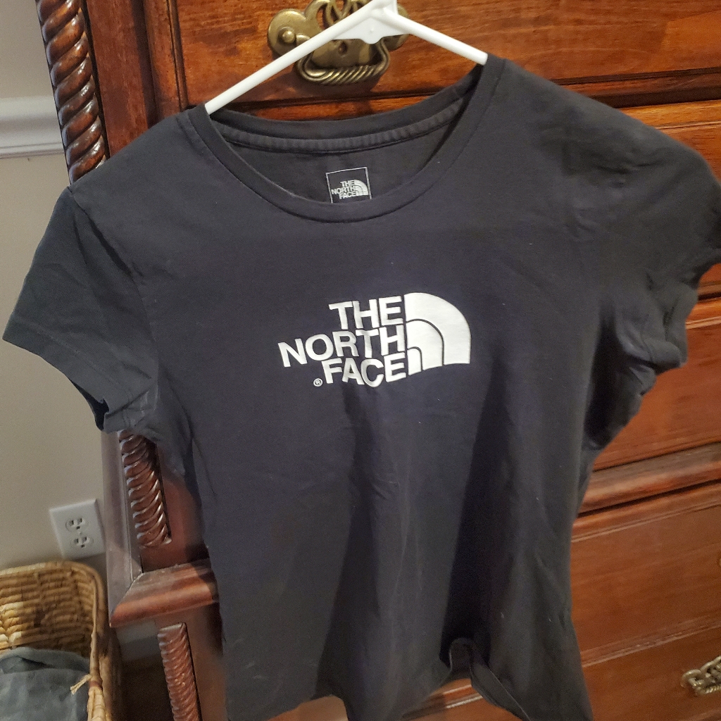 The North Face Women's Black T-Shirt Size Small Great Condition